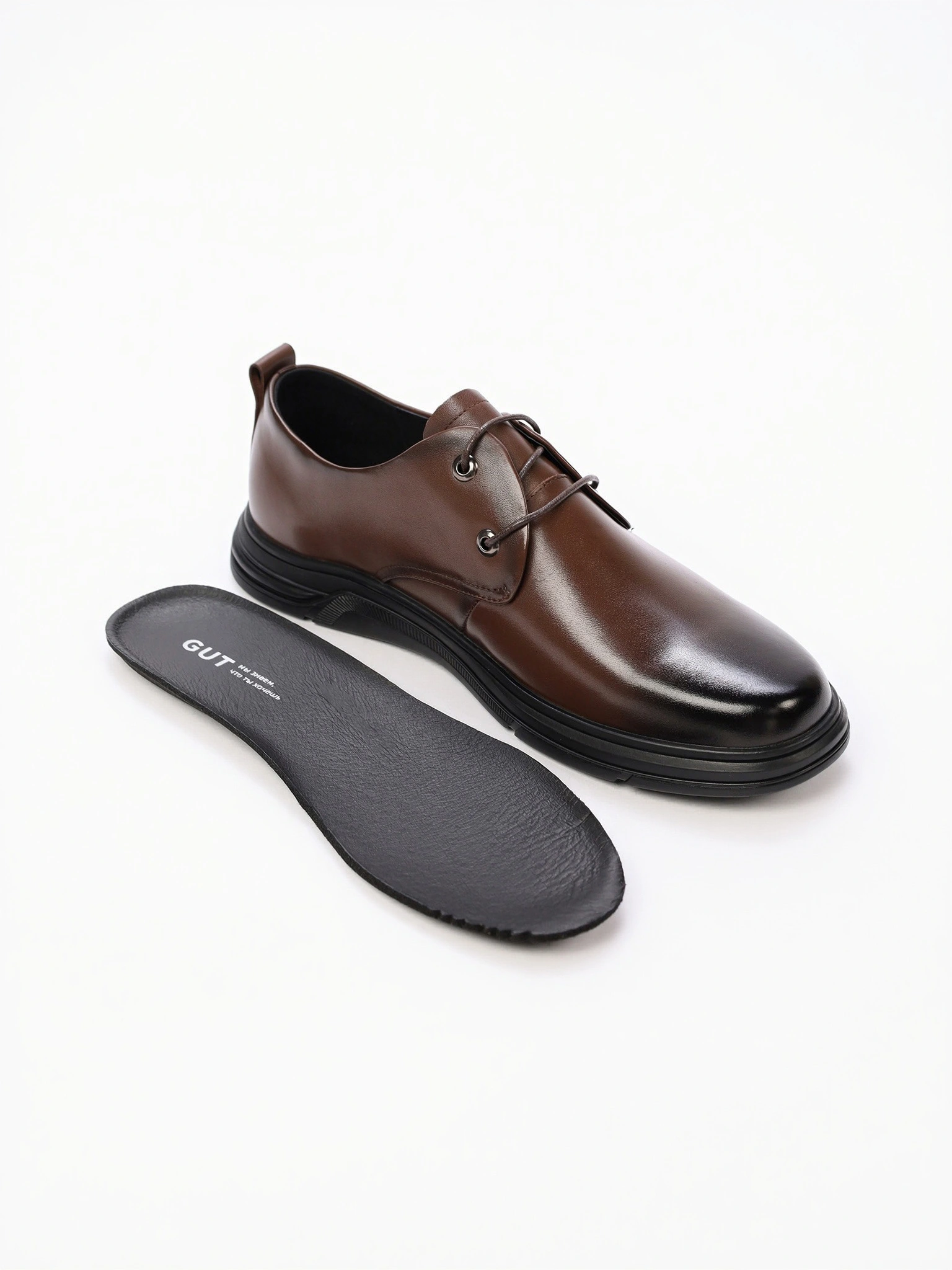 Туфли коричневого цвета со шнуровкой